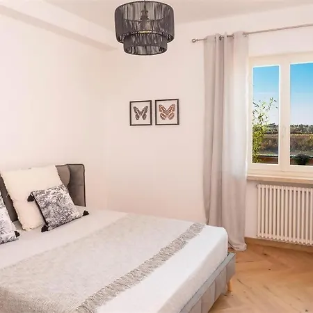 Destiny 5 Apartment