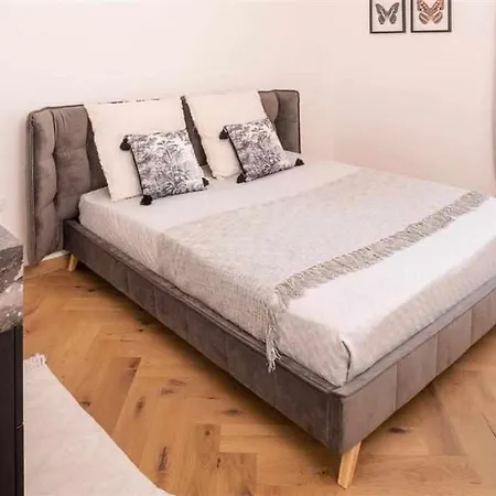 Apartment Destiny 5